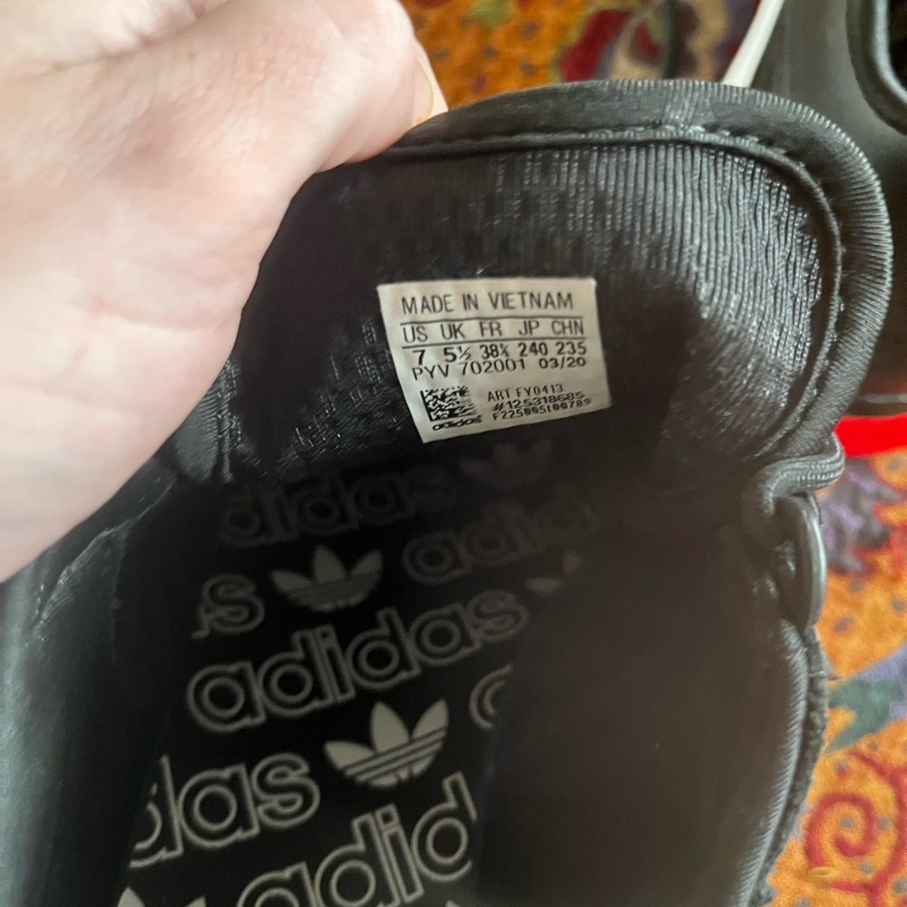 Adidas Sneakers Size 7 - Picture 5 of 5